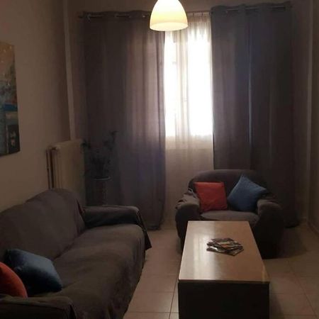 Ευρύχωρο Σπίτι Στην Πάτραアパートメント エクステリア 写真